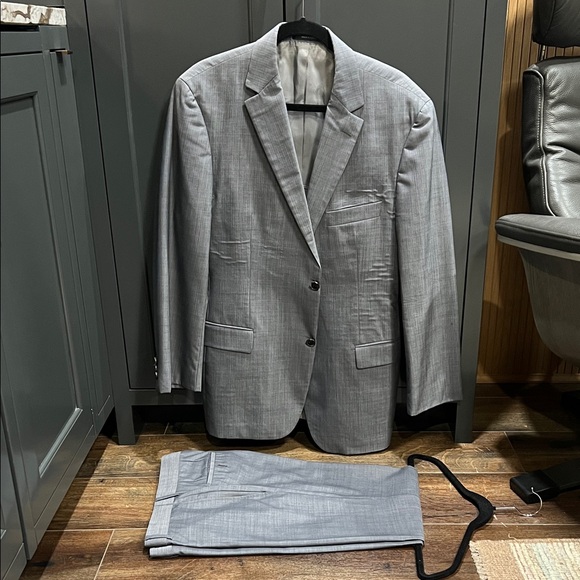 Hugo Boss Classic Light Gray Suit